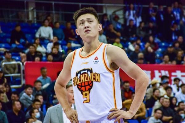 教練教你打籃球！周鵬13中10砍24分&生涯總得分升歷史第十三！